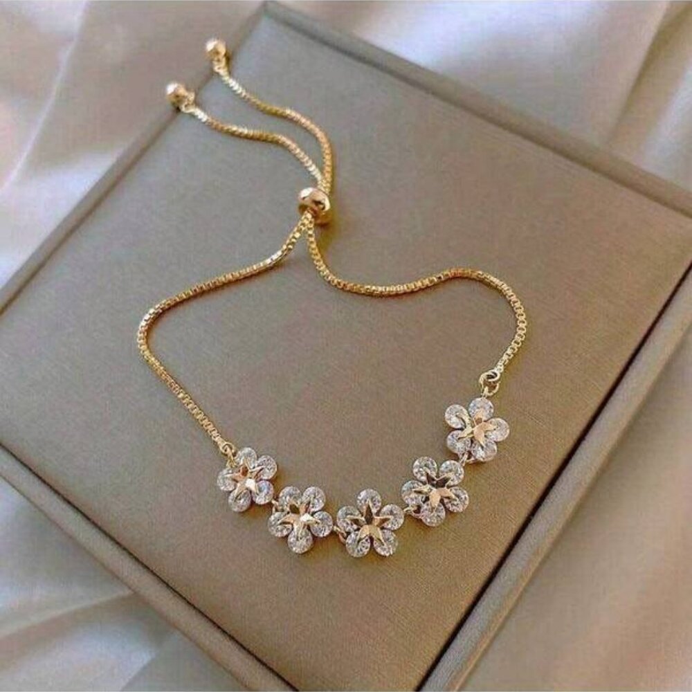 Cute Flower Bead Bracelet